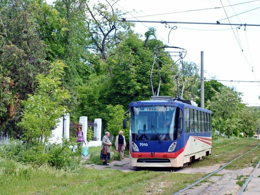 Рух одного з трамвайних маршрутів в Одесі тимчасово призупинено