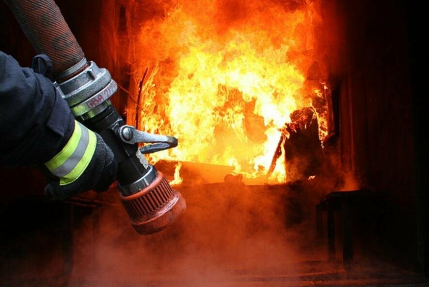 Необережне поводження з вогнем: в Одесі гасили пожежу у квартирі