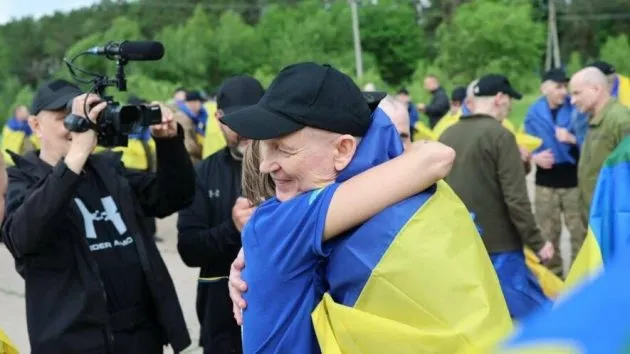 Додому після років неволі: з російського полону повернулися важкохворі захисники України