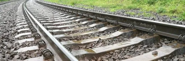 Російський обстріл пошкодив залізничний вокзал в Одесі: дрони розбили колії та електромережу