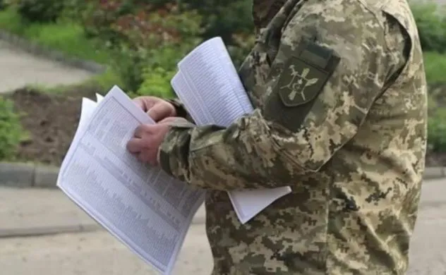 В Одесі співробітника ТЦК чоловік вдарив ножем під час перевірки документів