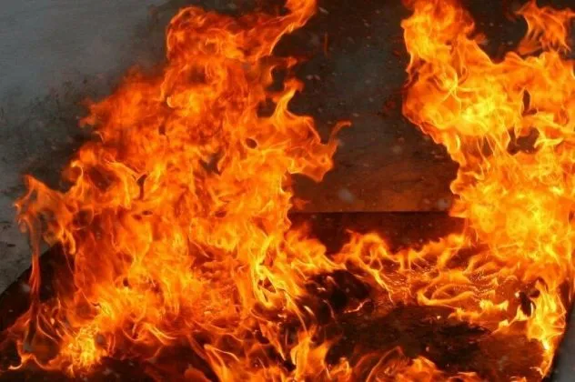 Самотужки боровся з полум’ям: на Одещині під час пожежі постраждав комбайнер
