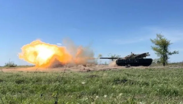 За добу російська армія втратила в Україні понад 900 осіб