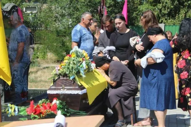 На Одещині поховали військового, який загинув під Новоданилівкою від удару FPV-дрона, - ФОТО