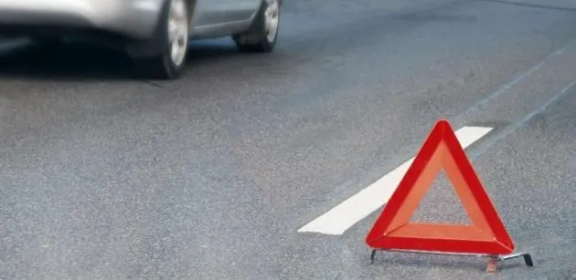 В Одесі водій Hyundai потрапив у ДТП і опинився заблокованим у салоні