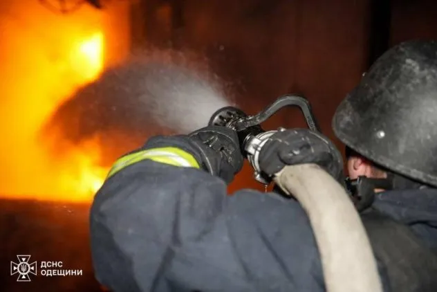 Нічна атака на Одещину: 29 тисяч абонентів без світла, пошкоджено будинки й адмінбудівлі, - ФОТО, ВІДЕО