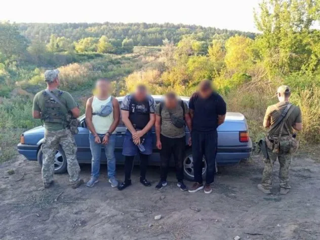 Четверо чоловіків на Одещині використали 4-річного хлопчика для спроби втечі за кордон