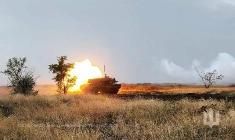 За добу росіяни втратили 940 солдатів, літак та іншу техніку