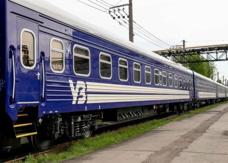 П'ять поїздів до Одеси затримуються через обстріл Кіровоградщини: деталі
