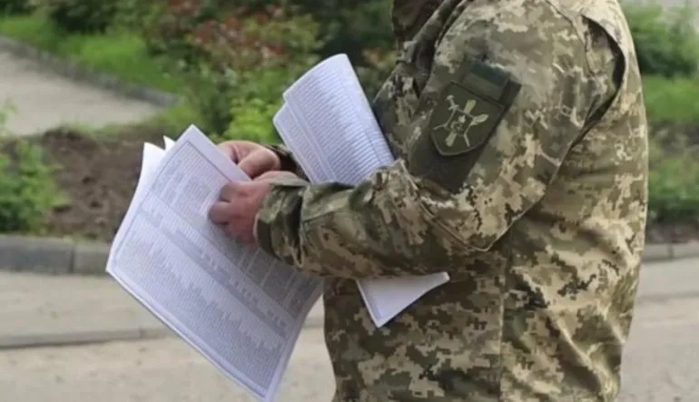 Чоловік поранив ножем військового ТЦК в Одесі та втік: що відомо