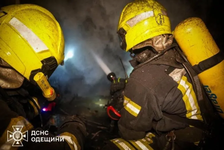 Пожежа знеструмила частину Одеси: вогонь пошкодив обладнання енергетики, - ФОТО, ВІДЕО