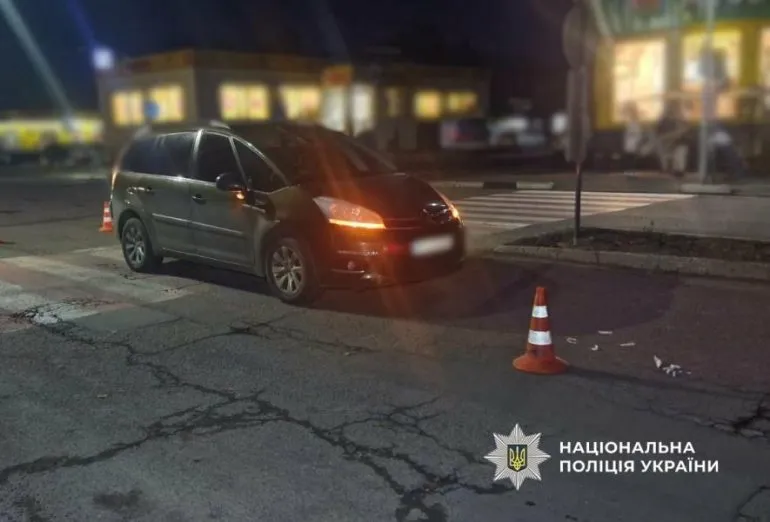 ДТП на Одещині: молоду дівчину збили на “зебрі”, вона в лікарні, - ФОТО