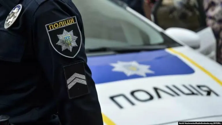 На Одещині суд виніс вирок чотирьом крадіям — тягнули телефони, золото й автодиски