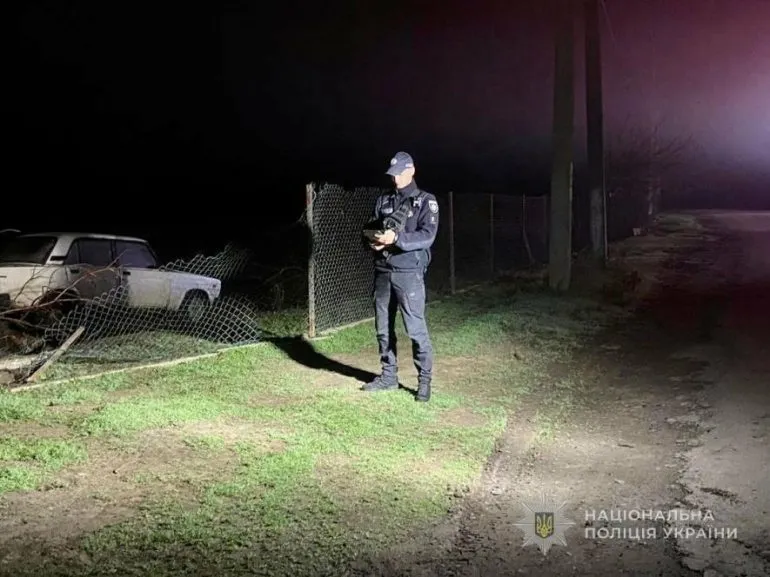 П’яний у вісім разів вище норми: водій ВАЗ збив двох дівчат на Одещині й утік, проломивши паркан