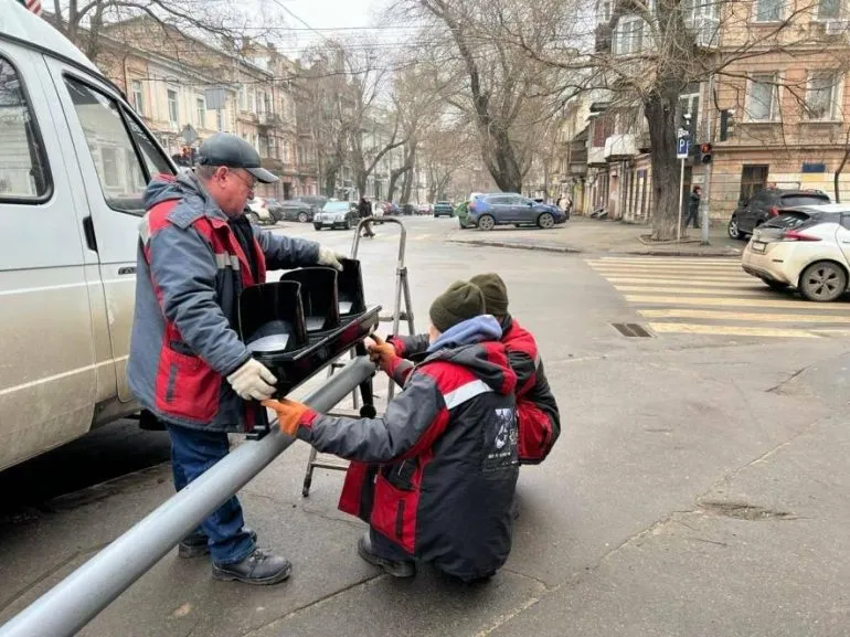 У центрі Одеси знову працюють світлофори, - ФОТО