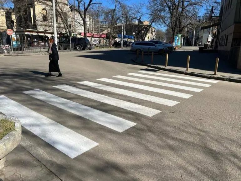 В Одесі комунальники розпочали роботи з відновлення дорожньої інфраструктури, - ФОТО