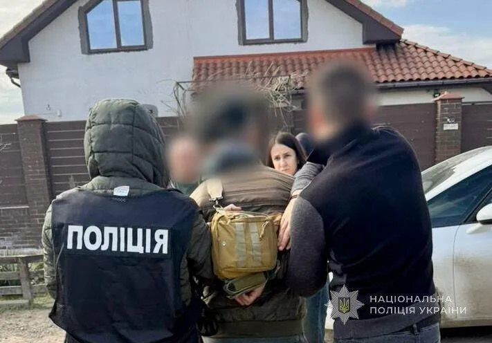 "Потрібні люди вирішать": на Одещині затримали військового одразу після передачі грошей, - ФОТО