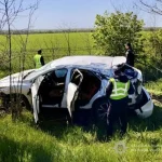 На Одещині кросовер вилетів з дороги: є постраждалий