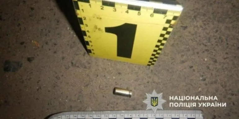 На Одещині чоловік стріляв біля дітей і побив знайомого: що відомо