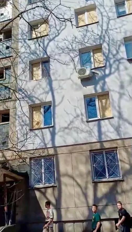 Комунальники вивезли тонни сміття, пошкоджено десятки квартир: наслідки атаки на Одесу