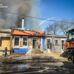 Дим валив над містом: на Одещині спалахнуло кафе, - ФОТО