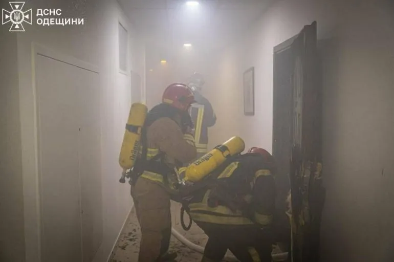 В Одесі палала квартира у висотному будинку: є подробиці