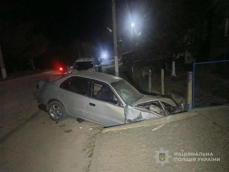 На Одещині підліток напідпитку розбив батьківське авто: постраждали четверо