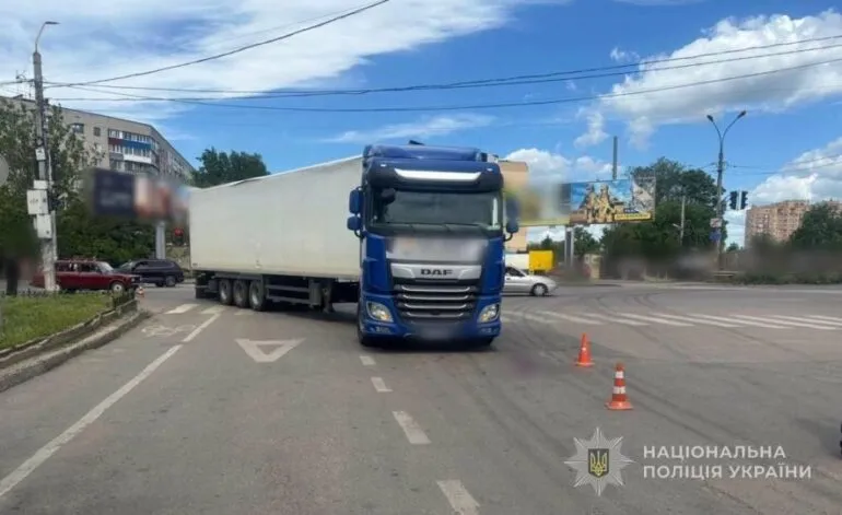 В Одесі вантажівка збила пенсіонера на пішохідному переході