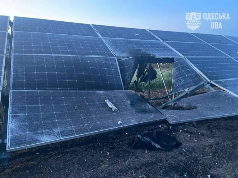 На Одещині через обстріли пошкоджено сонячні панелі альтернативної генерації